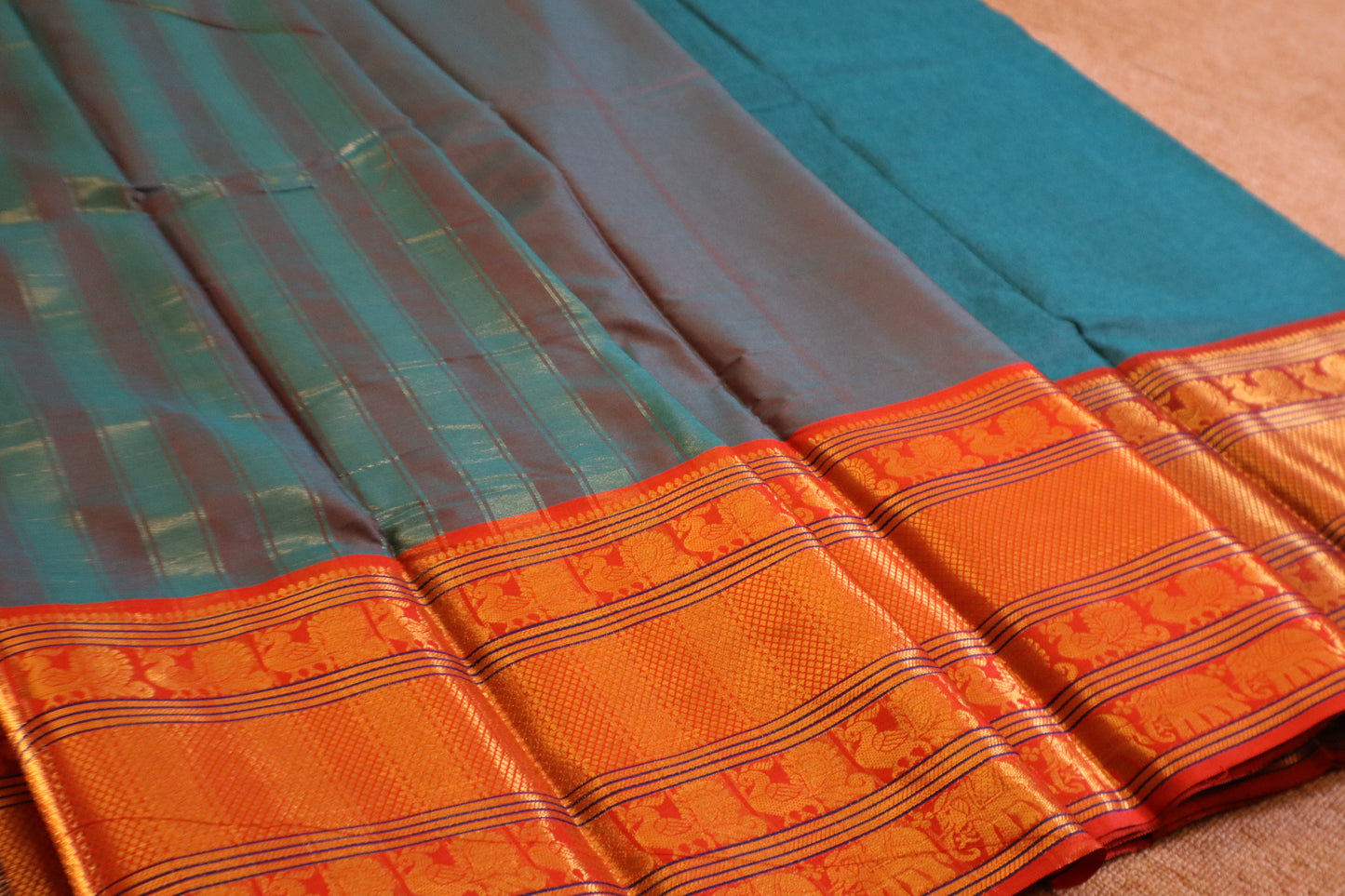 Narayanpet - Green with Red Long Border Saree - NPEQ004