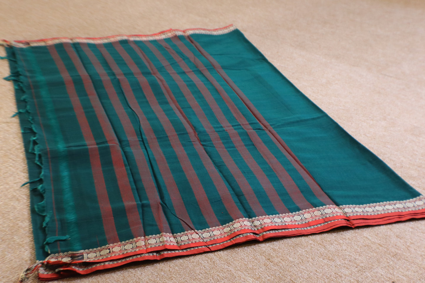 Narayanpet Saree - Green with Red Border - NPEQ019