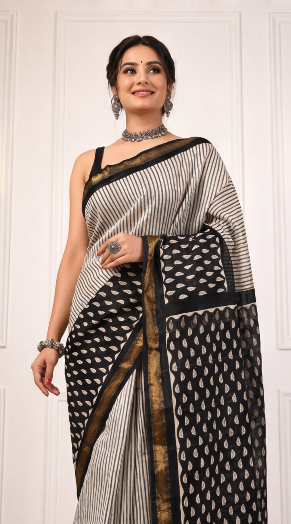 Maheshwari Silk Saree - Off-White with Black and Leaf Pallu