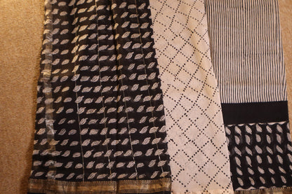 Maheshwari Silk Saree - Off-White with Black and Leaf Pallu