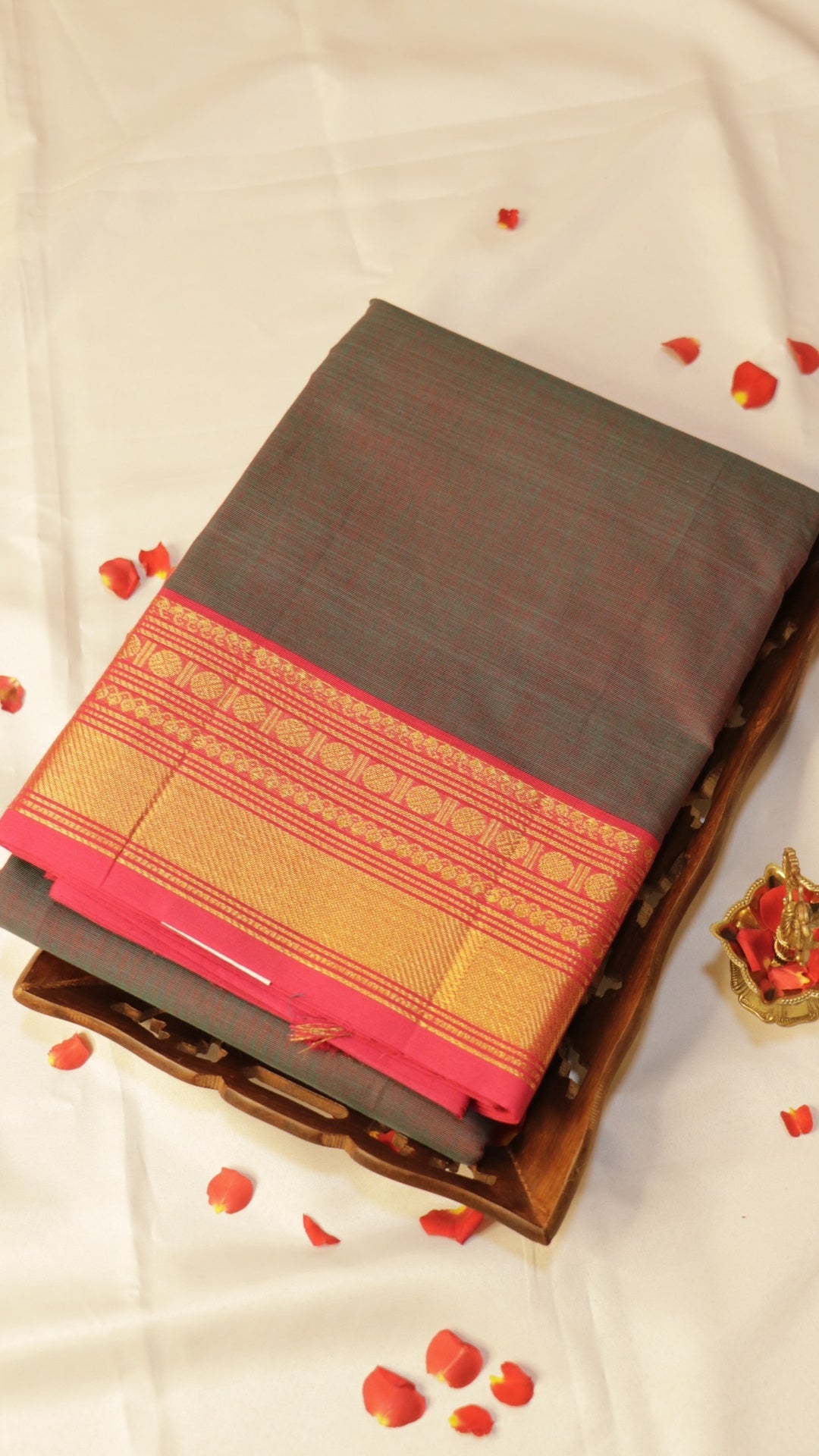 Traditional Kanchi Cotton - Ash Green Dual Tone with Strawberry Pink & Gold Zari  - TKCEQ037